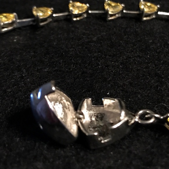 Canary Cubic Zirconia Bracelet - Picture 4 of 8